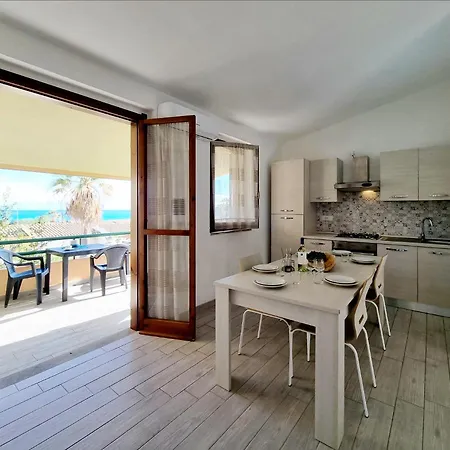 Lejlighed Modern Flat 100m From The Beach