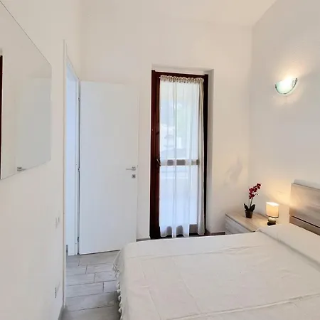 Lejlighed Modern Flat 100m From The Beach