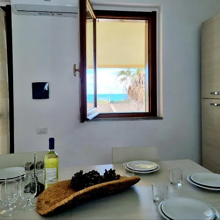 Lejlighed Modern Flat 100m From The Beach