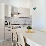 Apartamento Smeralda 2 *